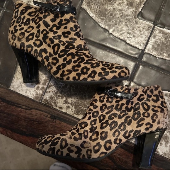 Vintage Luxury Aerosoles Women's Leopard Print Calf Ankle Boots Size 8 Gorgeous - Picture 3 of 3